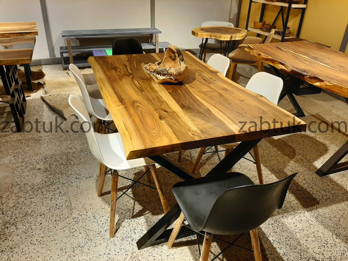 میز نهارخوری تمام چوب گردو با لبه‌های طبیعی